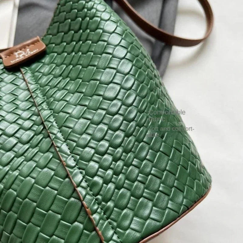 Sac seau femme effet écaillé au style original