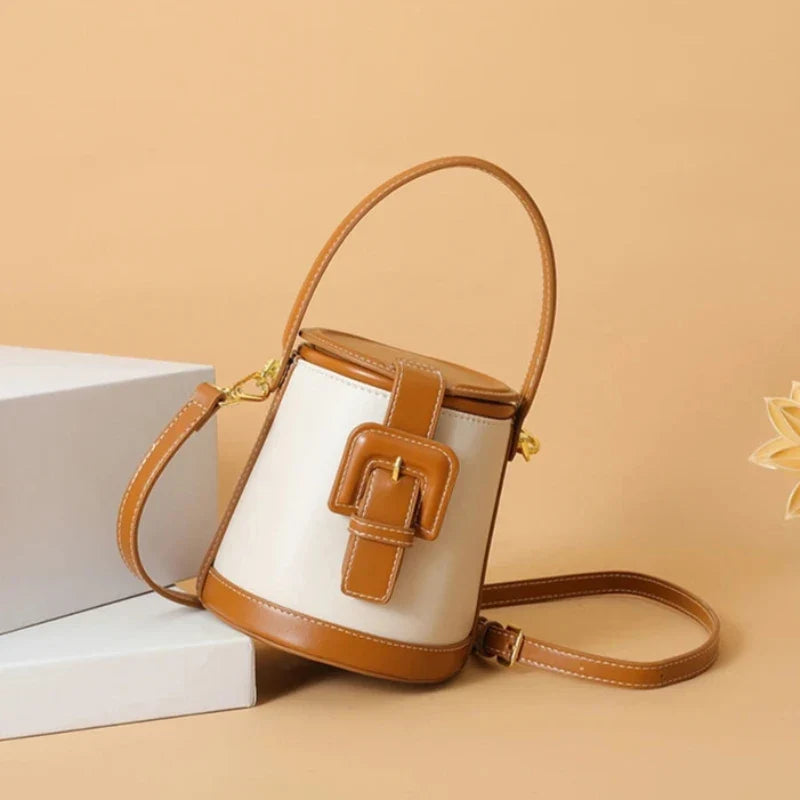 Sac seau pour femme au style élégant et compact