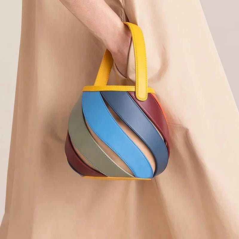 Sac seau pour femme au style original et multicolore