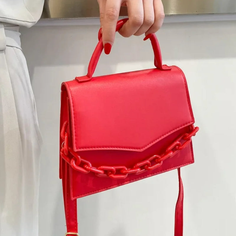 Sac tendance muni d'une chaîne à main
