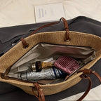 Sac versatile en paille dans un ton beige