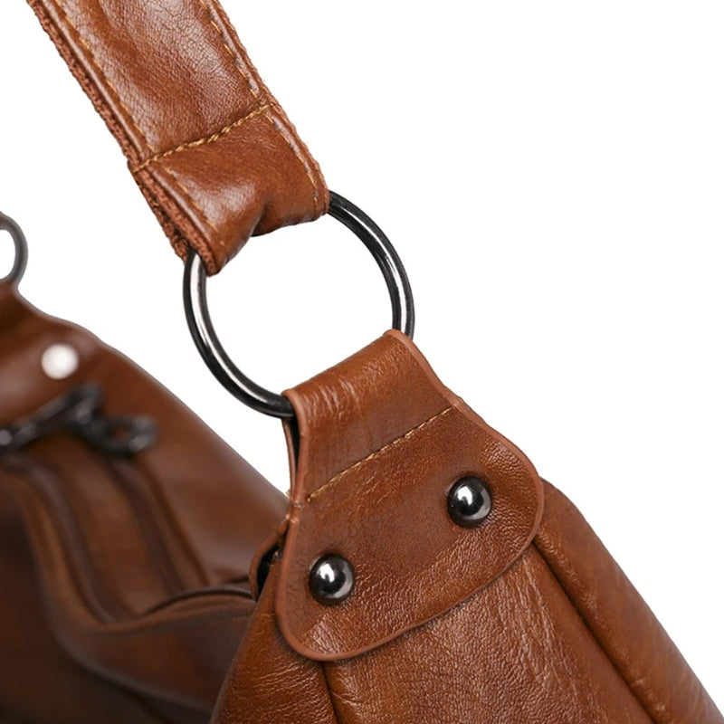 Sac vintage féminin muni d’une bandoulière